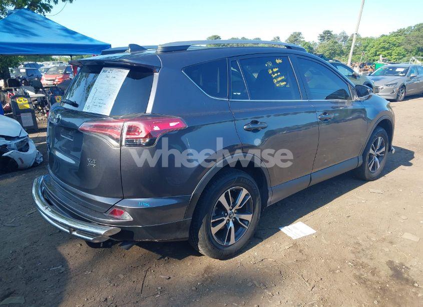 Photo 4 of 2018 Toyota Rav4 XLE (VIN 2T3RFREV1JW735081)