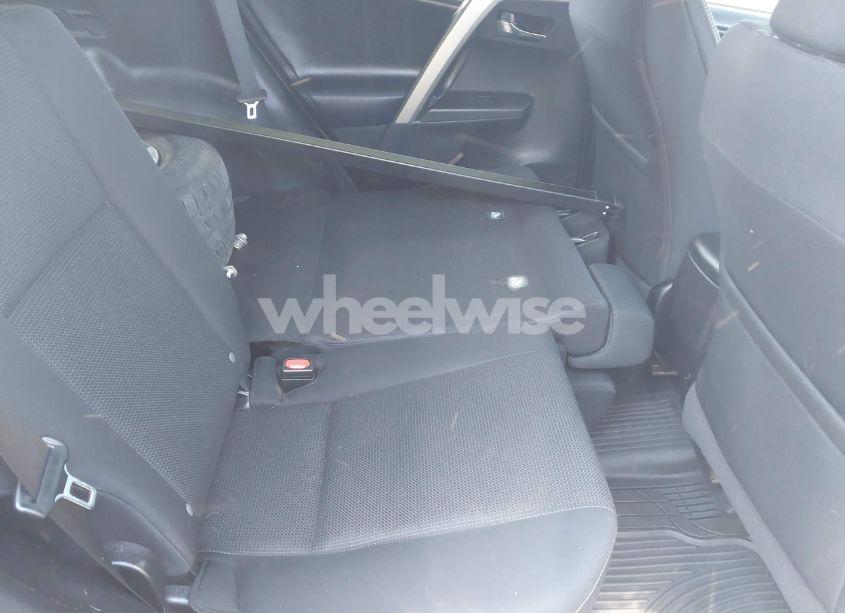 Photo 8 of 2018 Toyota Rav4 XLE (VIN 2T3RFREV1JW735081)