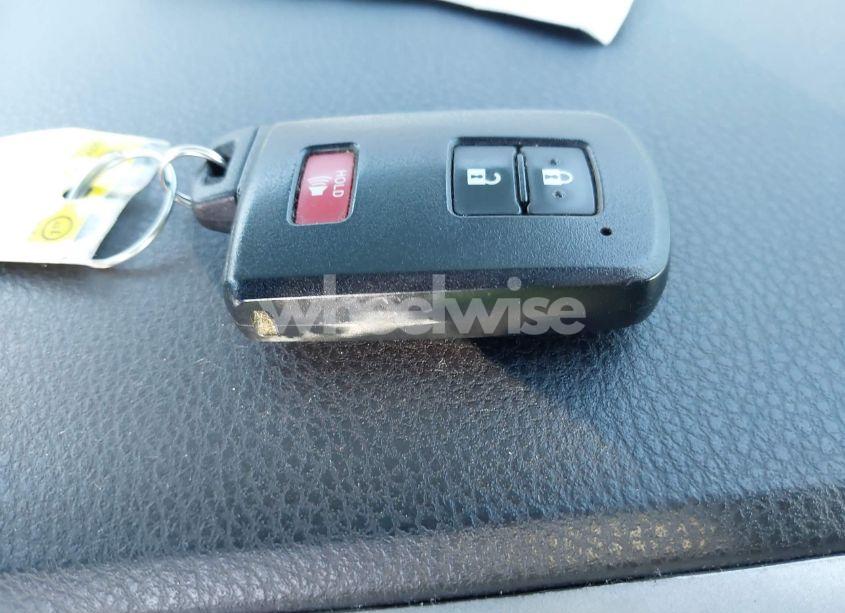 Photo 11 of 2018 Toyota Rav4 ADVENTURE/XLE (VIN 2T3RFREV1JW763012)