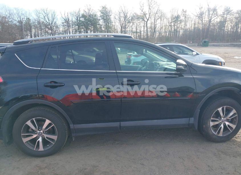 Photo 13 of 2018 Toyota Rav4 ADVENTURE/XLE (VIN 2T3RFREV1JW763012)