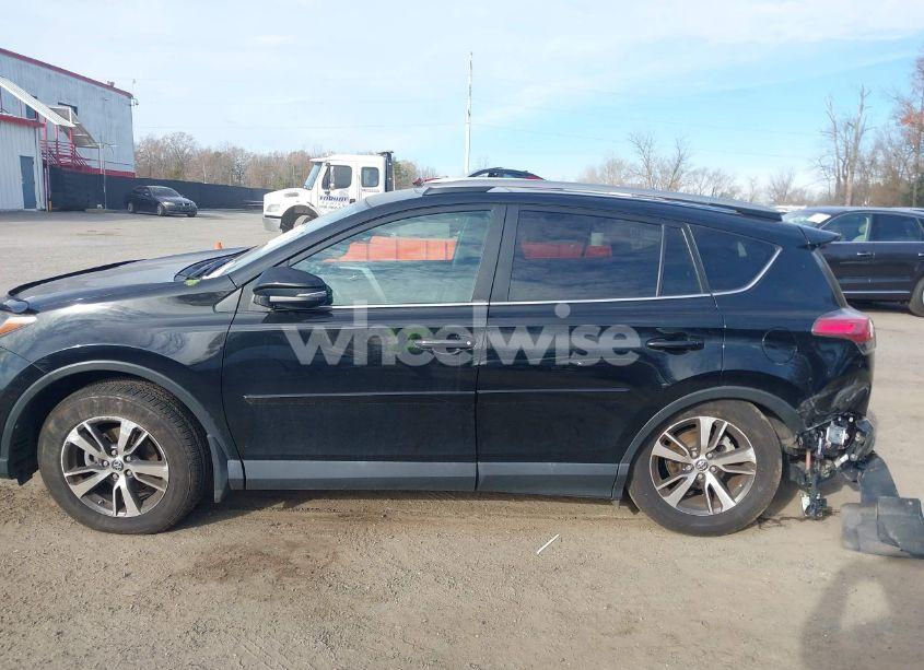 Photo 14 of 2018 Toyota Rav4 ADVENTURE/XLE (VIN 2T3RFREV1JW763012)