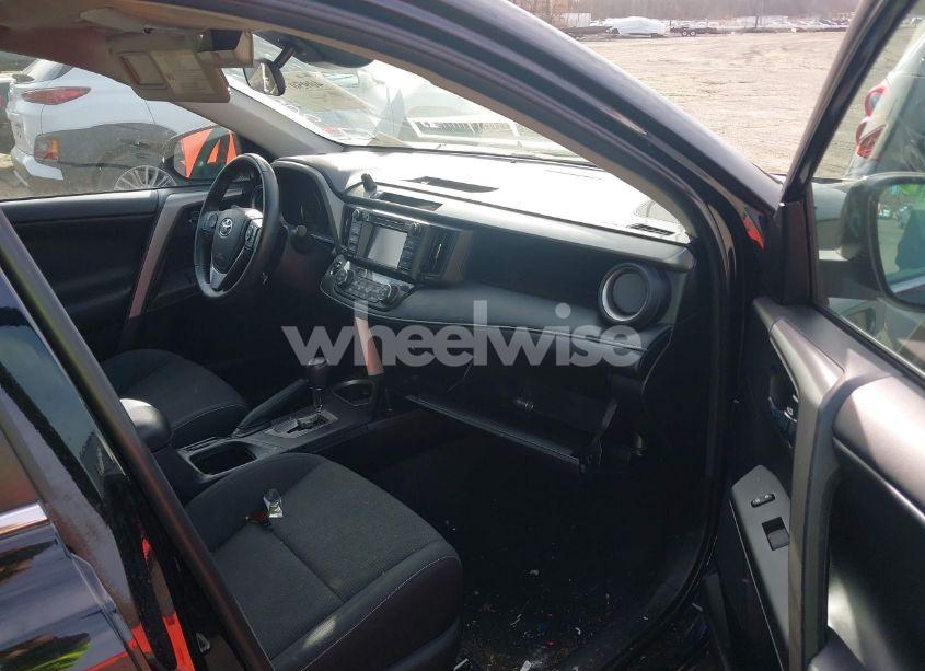 Photo 5 of 2018 Toyota Rav4 ADVENTURE/XLE (VIN 2T3RFREV1JW763012)