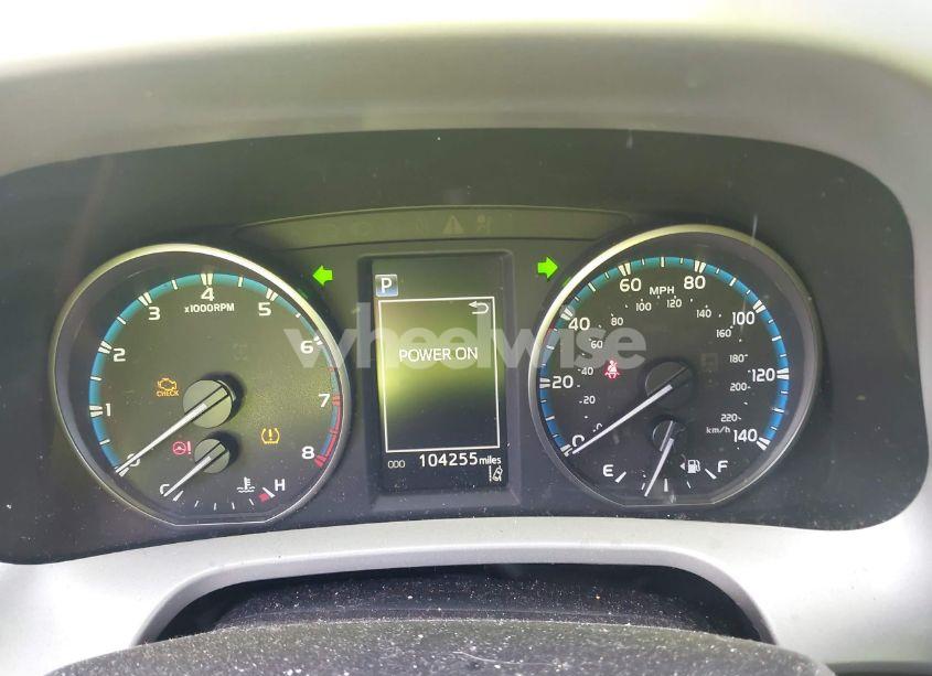 Photo 7 of 2018 Toyota Rav4 ADVENTURE/XLE (VIN 2T3RFREV1JW763012)