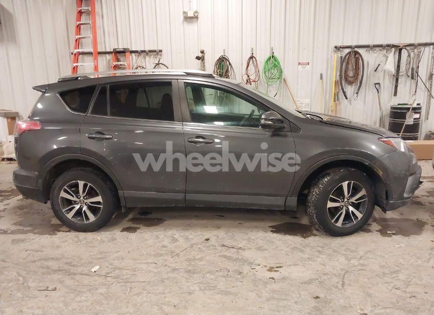 Photo 13 of 2018 Toyota Rav4 ADVENTURE/XLE (VIN 2T3RFREV1JW788704)