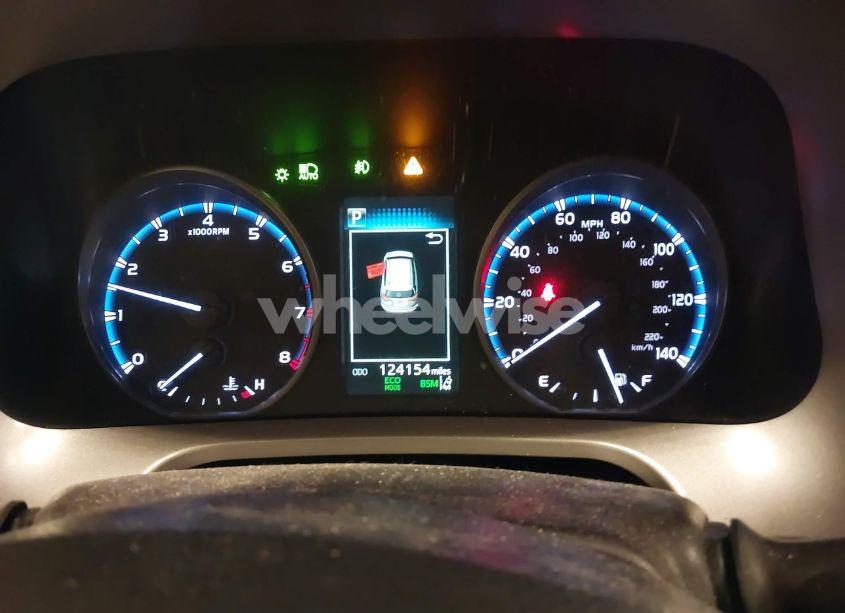 Photo 7 of 2018 Toyota Rav4 ADVENTURE/XLE (VIN 2T3RFREV1JW788704)