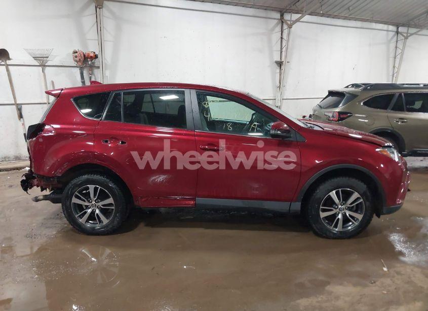 Photo 12 of 2018 Toyota Rav4 XLE (VIN 2T3RFREV1JW793515)