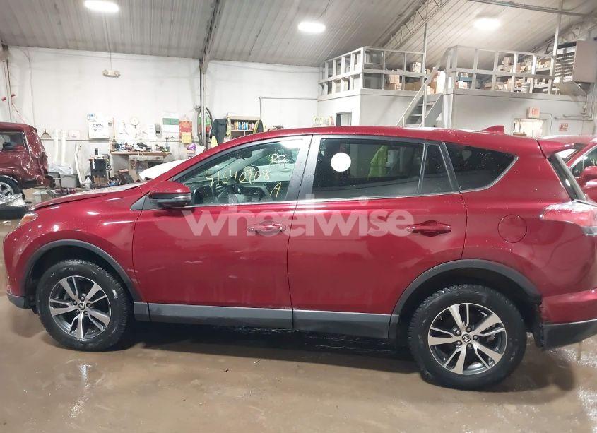 Photo 13 of 2018 Toyota Rav4 XLE (VIN 2T3RFREV1JW793515)