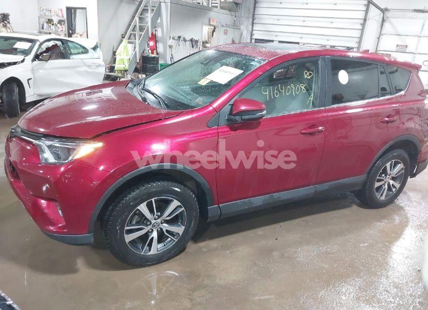 Photo 2 of 2018 Toyota Rav4 XLE (VIN 2T3RFREV1JW793515)