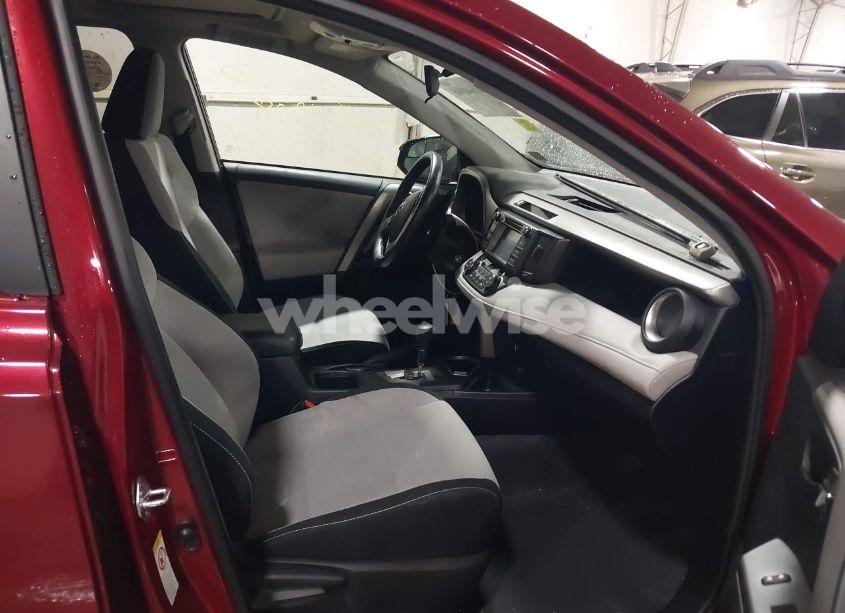 Photo 4 of 2018 Toyota Rav4 XLE (VIN 2T3RFREV1JW793515)