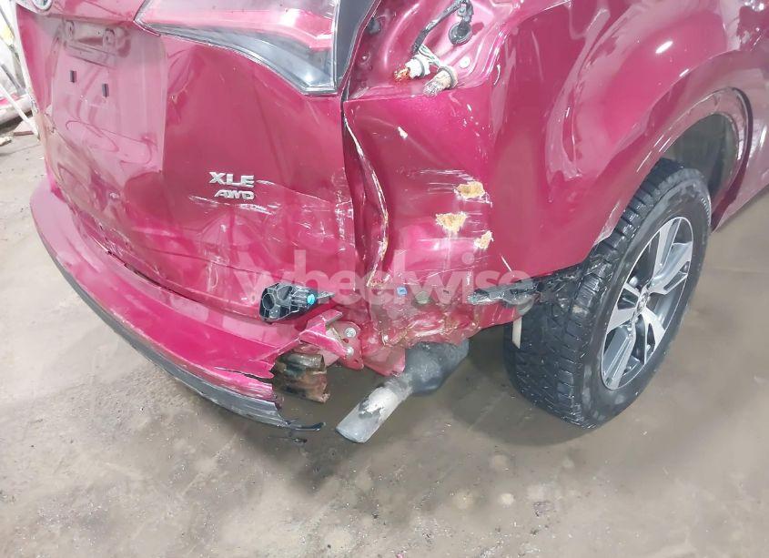 Photo 5 of 2018 Toyota Rav4 XLE (VIN 2T3RFREV1JW793515)