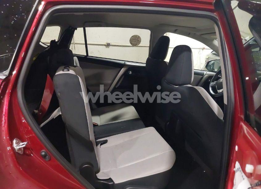 Photo 7 of 2018 Toyota Rav4 XLE (VIN 2T3RFREV1JW793515)