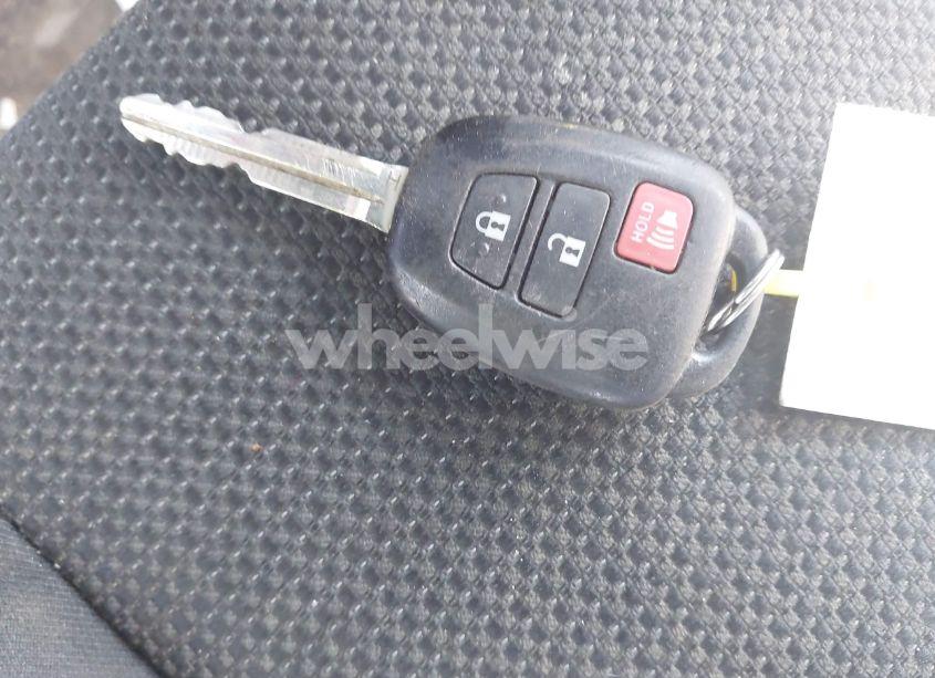 Photo 11 of 2018 Toyota Rav4 XLE (VIN 2T3RFREV1JW806022)