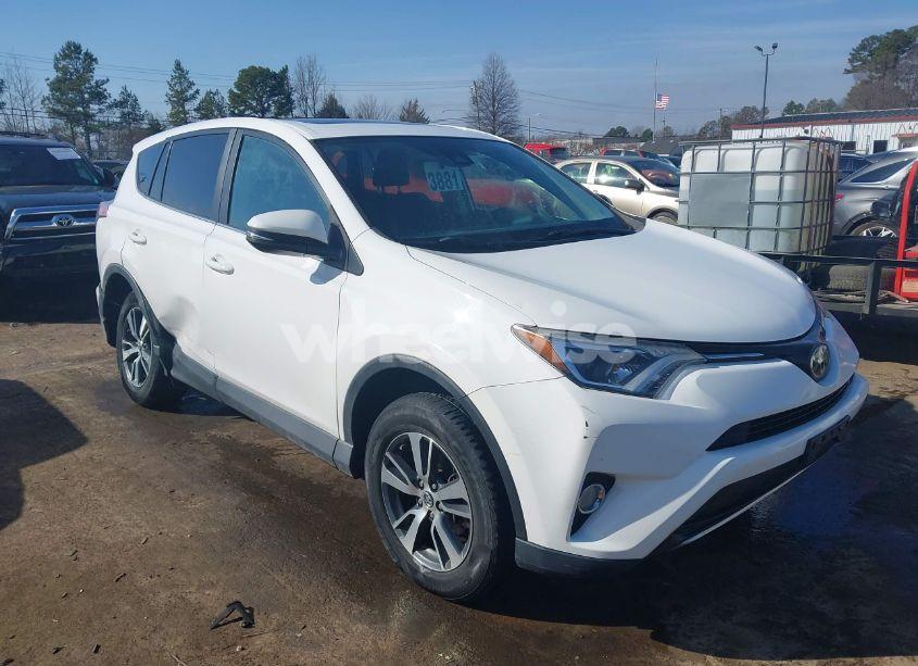 Photo 13 of 2018 Toyota Rav4 XLE (VIN 2T3RFREV1JW806022)