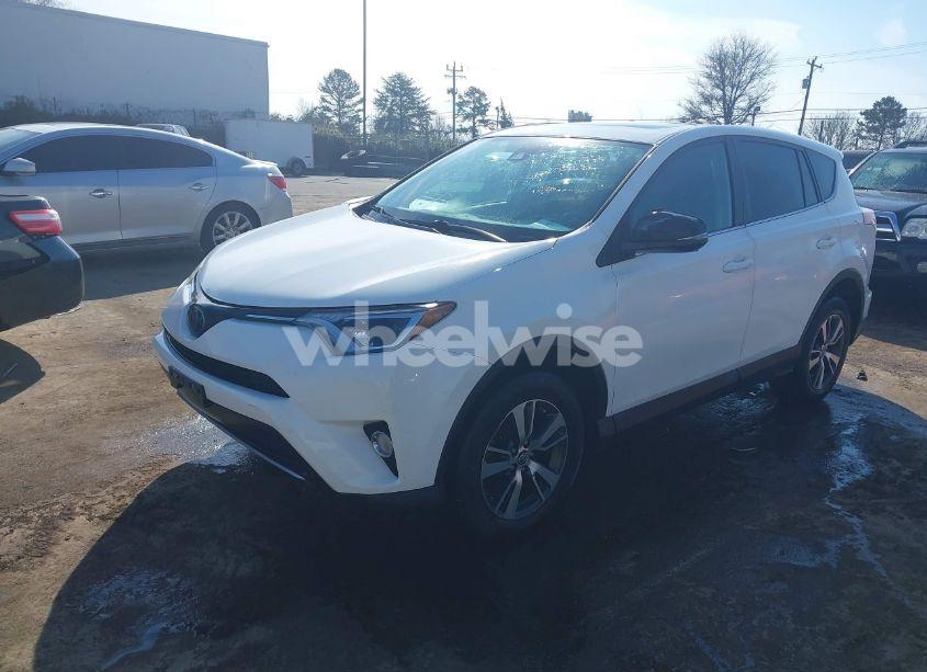 Photo 2 of 2018 Toyota Rav4 XLE (VIN 2T3RFREV1JW806022)