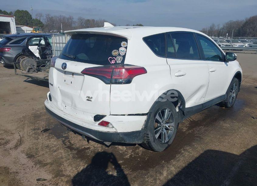 Photo 4 of 2018 Toyota Rav4 XLE (VIN 2T3RFREV1JW806022)