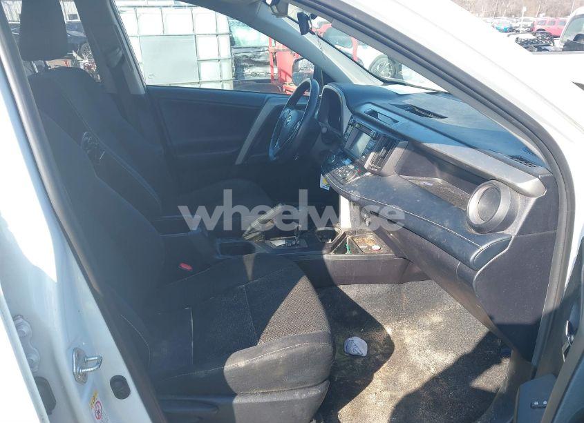 Photo 5 of 2018 Toyota Rav4 XLE (VIN 2T3RFREV1JW806022)