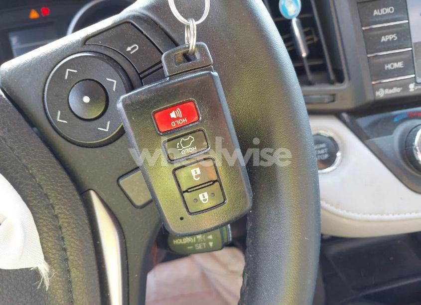 Photo 11 of 2018 Toyota Rav4 XLE (VIN 2T3RFREV1JW851476)