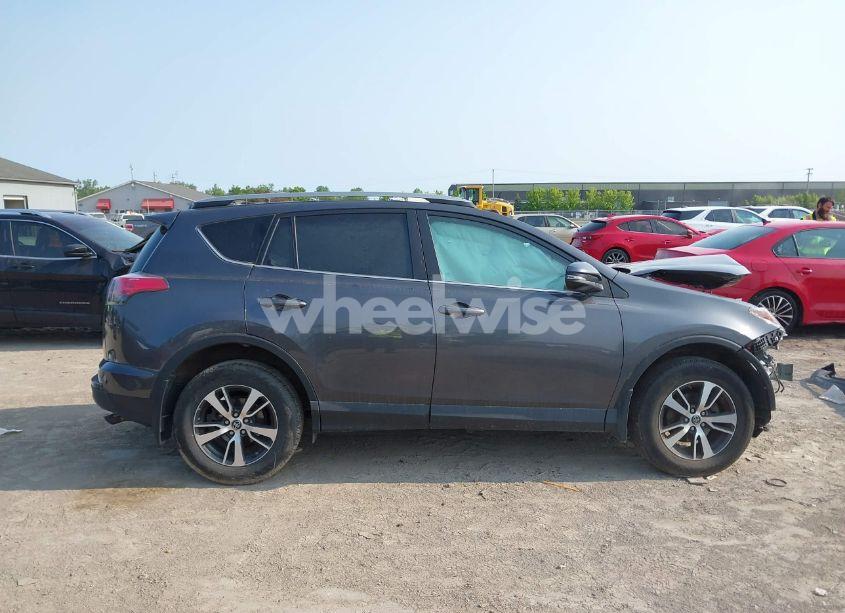 Photo 14 of 2018 Toyota Rav4 XLE (VIN 2T3RFREV1JW851476)