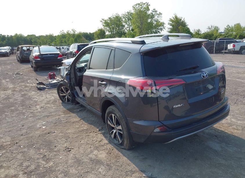 Photo 3 of 2018 Toyota Rav4 XLE (VIN 2T3RFREV1JW851476)