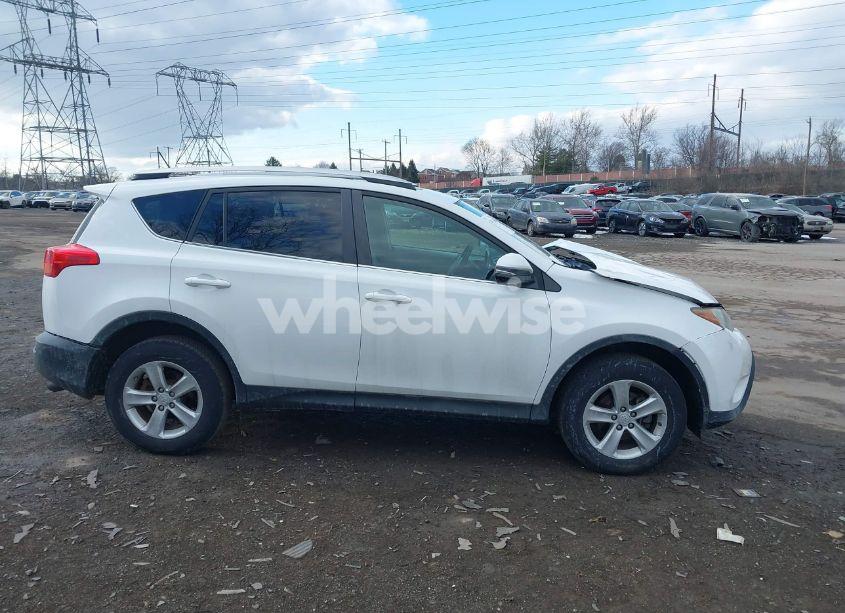 Photo 13 of 2013 Toyota Rav4 XLE (VIN 2T3RFREV2DW099551)