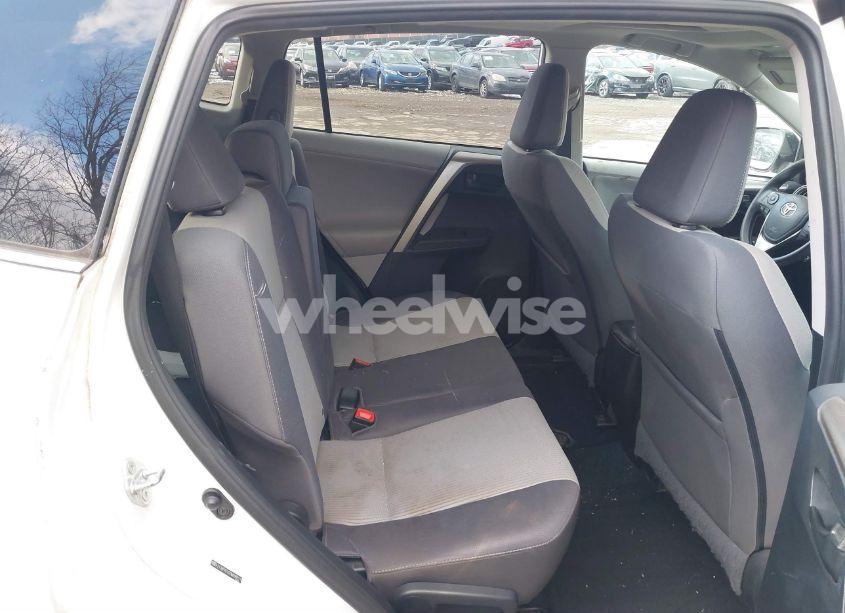 Photo 8 of 2013 Toyota Rav4 XLE (VIN 2T3RFREV2DW099551)