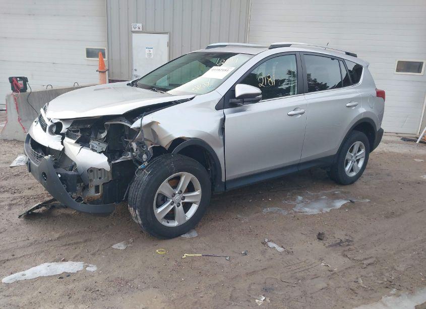 Photo 2 of 2014 Toyota Rav4 XLE (VIN 2T3RFREV2EW179790)