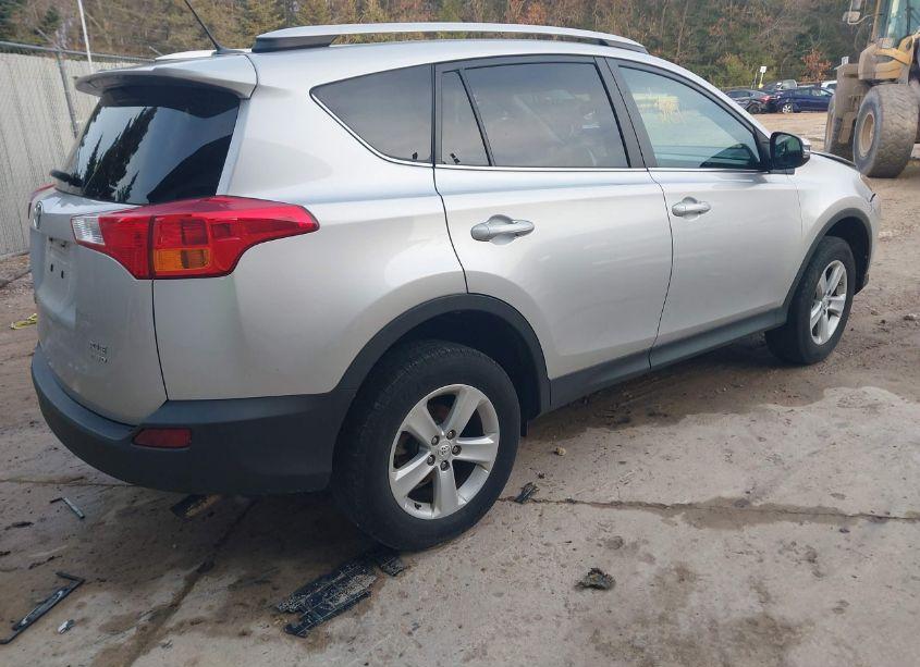 Photo 4 of 2014 Toyota Rav4 XLE (VIN 2T3RFREV2EW179790)