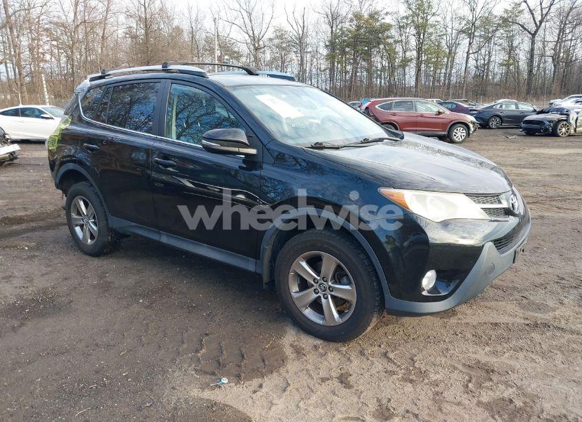 2015 Toyota Rav4 XLE (VIN 2T3RFREV2FW230559) main photo