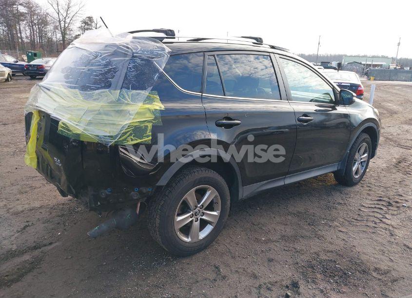 Photo 4 of 2015 Toyota Rav4 XLE (VIN 2T3RFREV2FW230559)