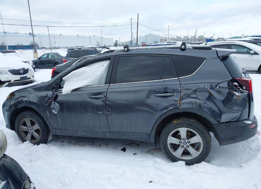 Photo 14 of 2015 Toyota Rav4 XLE (VIN 2T3RFREV2FW262539)