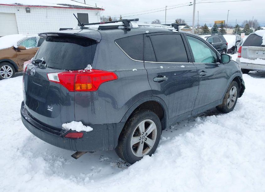 Photo 4 of 2015 Toyota Rav4 XLE (VIN 2T3RFREV2FW262539)