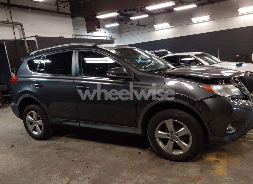 Photo 13 of 2015 Toyota Rav4 XLE (VIN 2T3RFREV2FW390280)