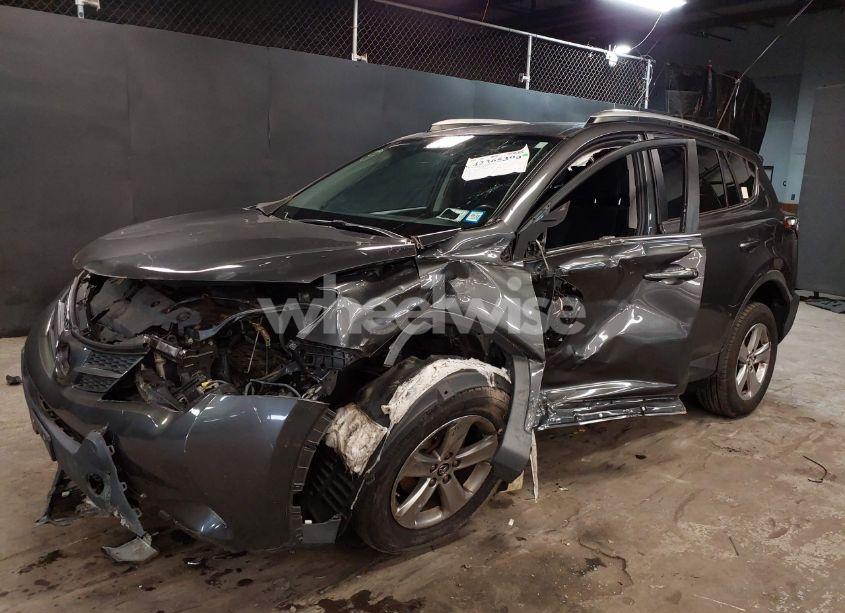 Photo 6 of 2015 Toyota Rav4 XLE (VIN 2T3RFREV2FW390280)