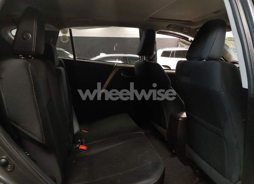 Photo 8 of 2015 Toyota Rav4 XLE (VIN 2T3RFREV2FW390280)