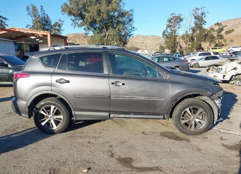 Photo 14 of 2016 Toyota Rav4 XLE (VIN 2T3RFREV2GW449748)