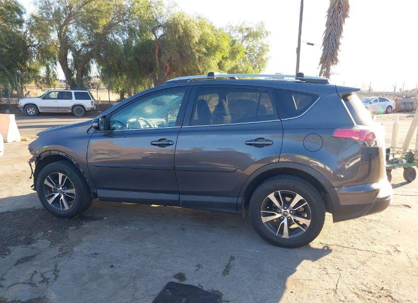 Photo 15 of 2016 Toyota Rav4 XLE (VIN 2T3RFREV2GW449748)