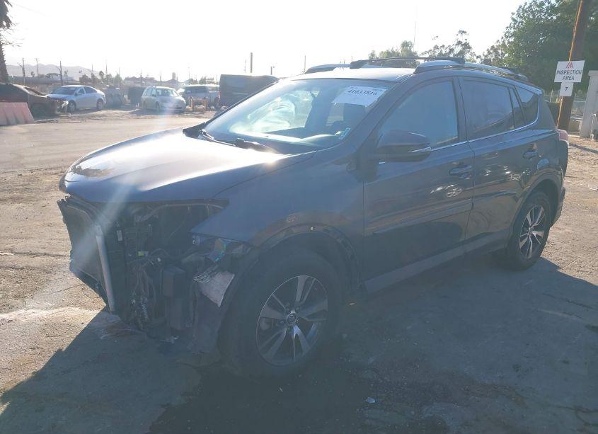 Photo 2 of 2016 Toyota Rav4 XLE (VIN 2T3RFREV2GW449748)