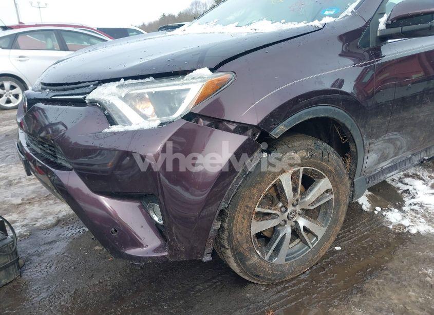 Photo 6 of 2016 Toyota Rav4 XLE (VIN 2T3RFREV2GW458000)