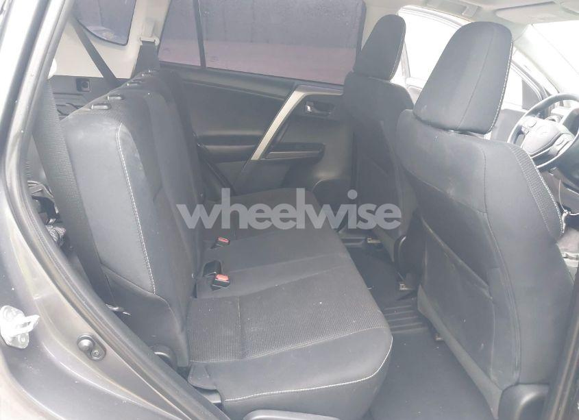 Photo 8 of 2016 Toyota Rav4 XLE (VIN 2T3RFREV2GW492714)