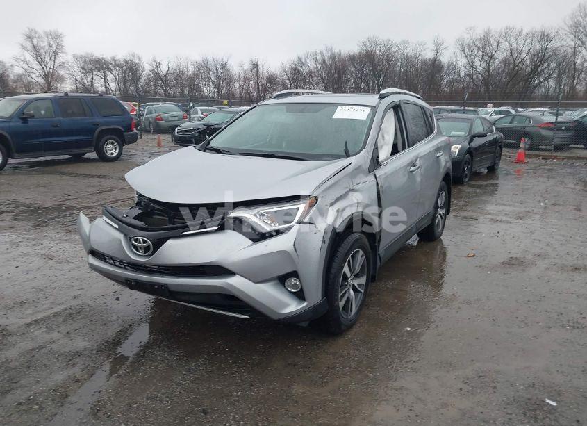 Photo 2 of 2016 Toyota Rav4 XLE (VIN 2T3RFREV2GW526344)
