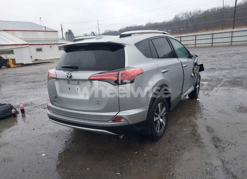 Photo 4 of 2016 Toyota Rav4 XLE (VIN 2T3RFREV2GW526344)