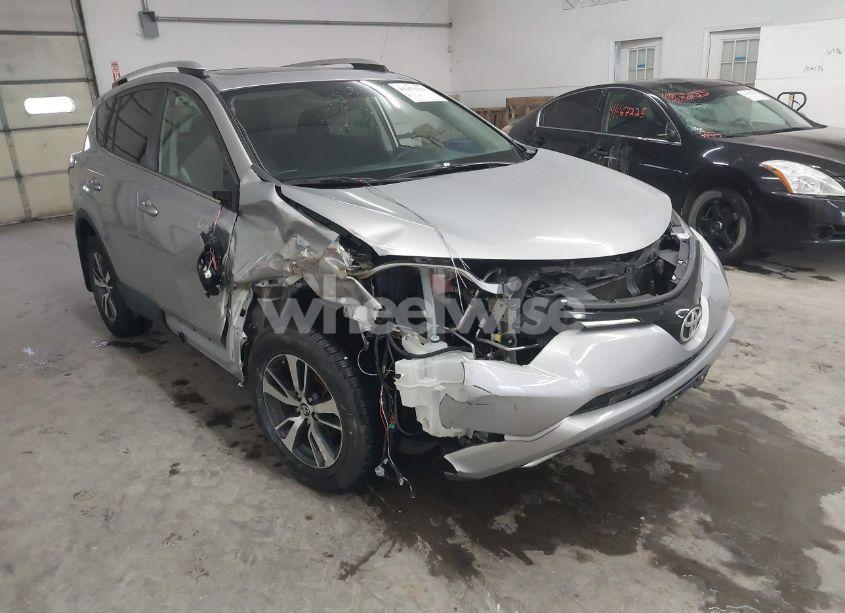 Photo 6 of 2016 Toyota Rav4 XLE (VIN 2T3RFREV2GW526344)