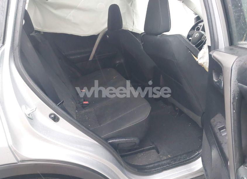 Photo 8 of 2016 Toyota Rav4 XLE (VIN 2T3RFREV2GW526344)