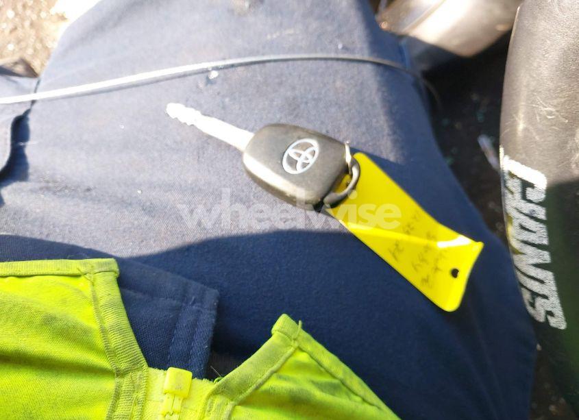 Photo 11 of 2017 Toyota Rav4 XLE (VIN 2T3RFREV2HW551505)