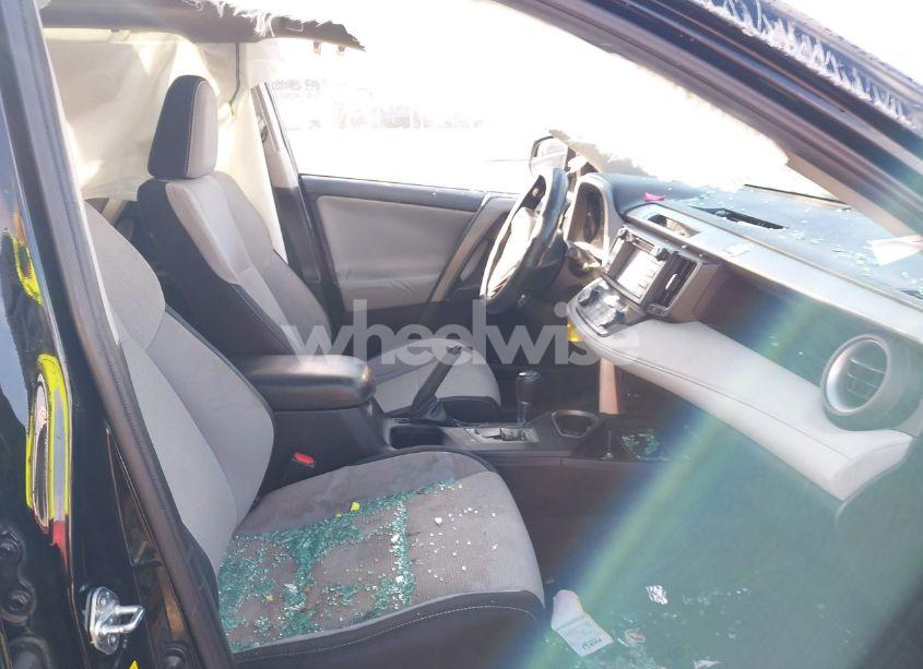 Photo 5 of 2017 Toyota Rav4 XLE (VIN 2T3RFREV2HW551505)