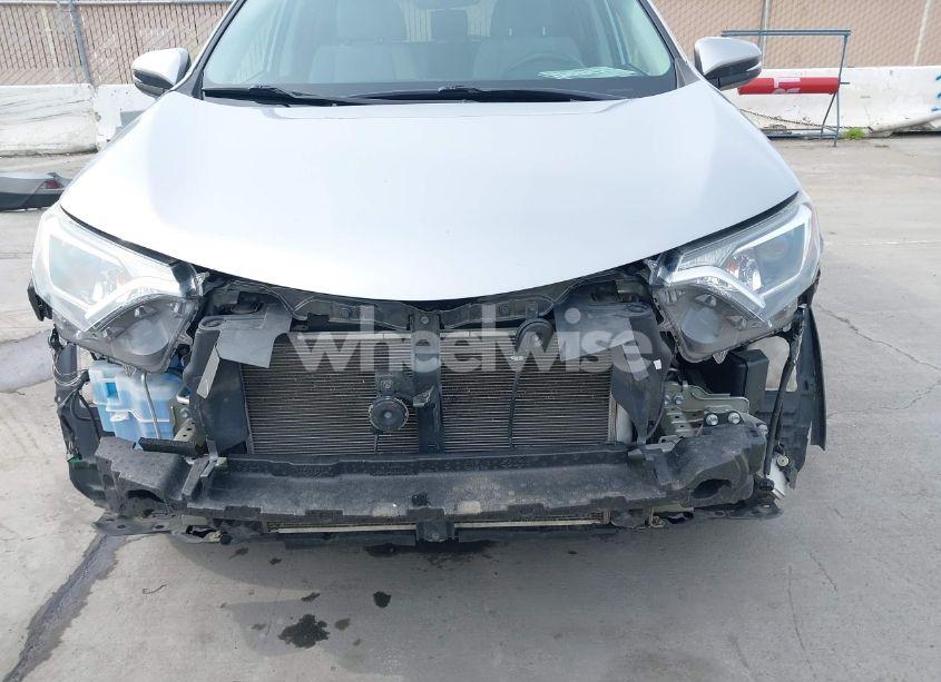 Photo 6 of 2017 Toyota Rav4 XLE (VIN 2T3RFREV2HW661051)