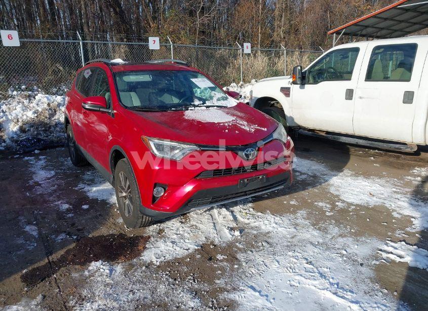 2017 Toyota Rav4 XLE (VIN 2T3RFREV2HW674317) main photo