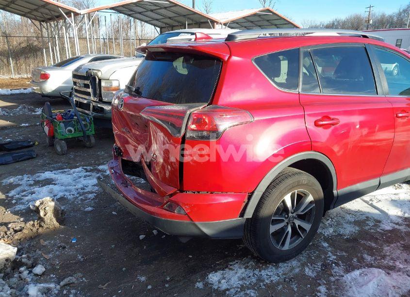 Photo 4 of 2017 Toyota Rav4 XLE (VIN 2T3RFREV2HW674317)