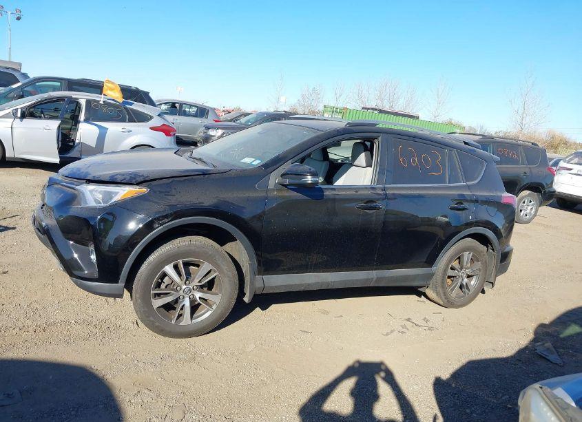Photo 14 of 2017 Toyota Rav4 XLE (VIN 2T3RFREV2HW681493)