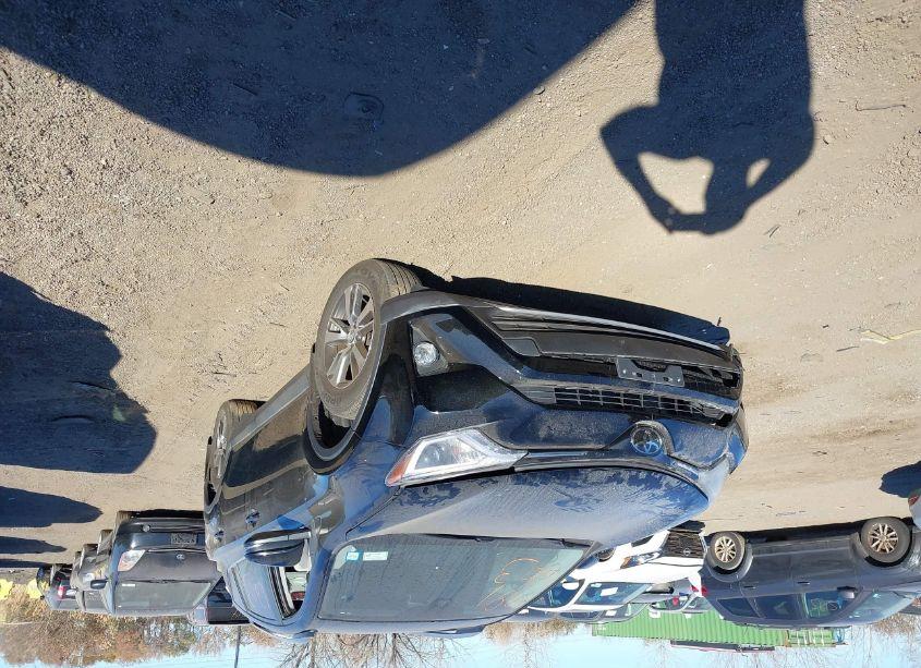 Photo 2 of 2017 Toyota Rav4 XLE (VIN 2T3RFREV2HW681493)